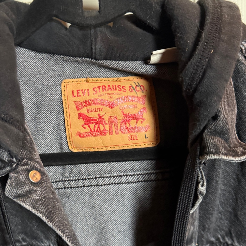 Levi's jean jacket with hood - Picture 2 of 12